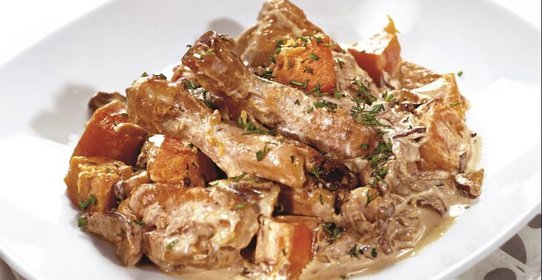 Курица с тыквой и грибами