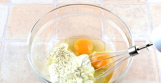 Пирог с брынзой и помидорами