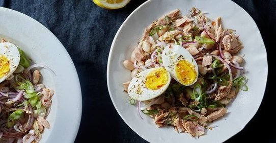 Салат с тунцом