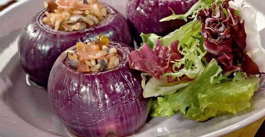 Фаршированный красный лук