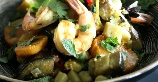Овощное карри с креветками