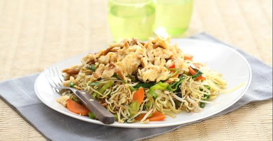 Лапша с омлетом по-китайски