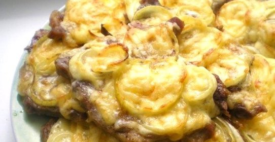 Мясо в духовке с сыром