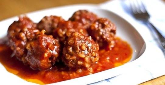 Тефтели с рисом в томатном соусе