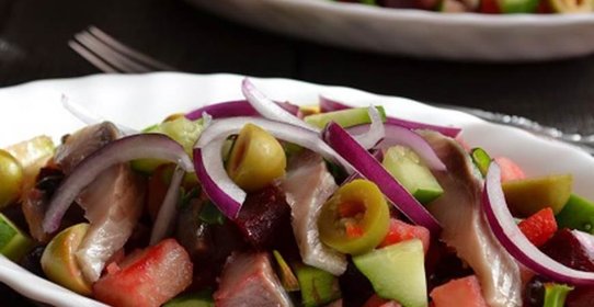 Свекольный салат с фасолью