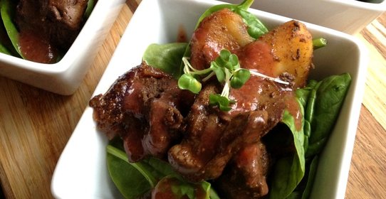 Куриная печень с яблоками