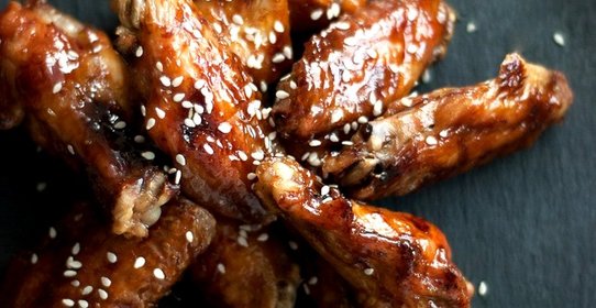Куриные крылышки в медовой глазури