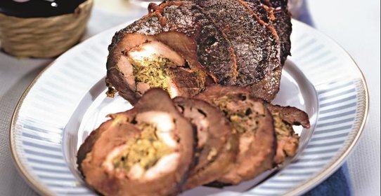 Рулет из говядины и курицы