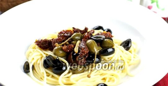 Паста с томатами и каперсами