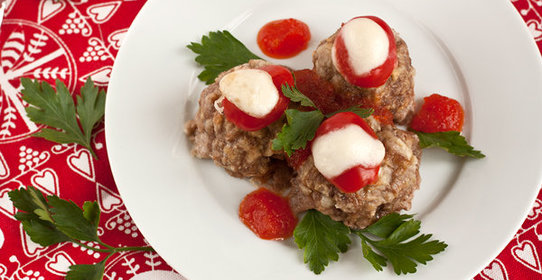 Мясные шарики с моцареллой