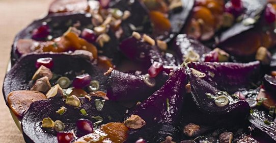 Салат из свеклы, моркови и граната