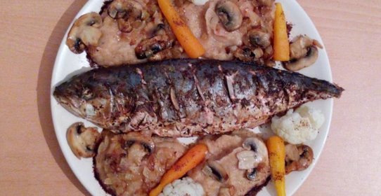 Лакедра с сумахом и овощным пюре с шампиньонами