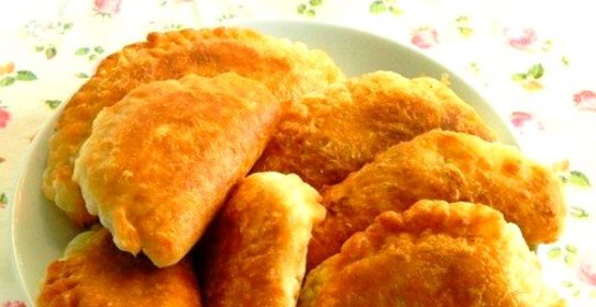 Жареные пирожки из слоеного теста