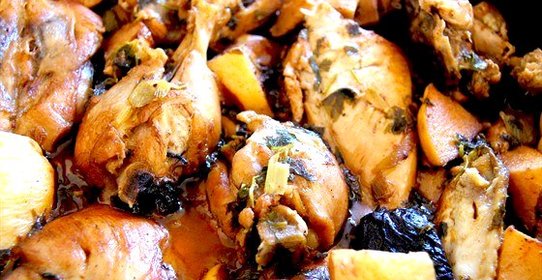 Курица с черносливом