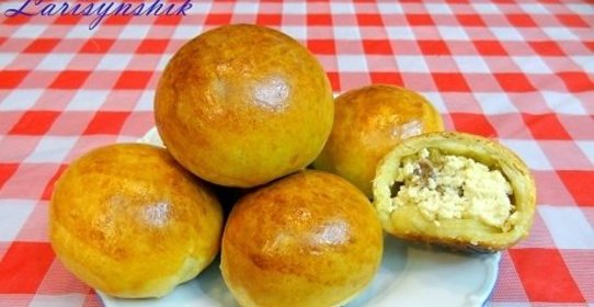 Булка с творогом из венского теста