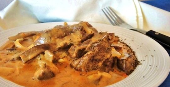 Гуляш из печени говяжьей