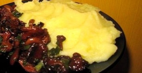 Картофельное пюре с лисичками