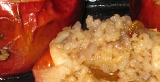 Яблочный десерт с рисом