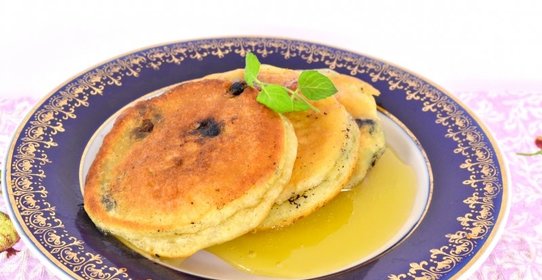 Оладьи на кефире с черникой