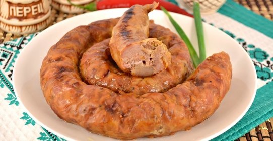 Домашняя колбаса с французской горчицей и луком