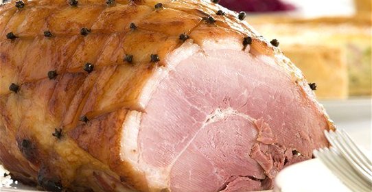 Свиной окорок с гвоздикой