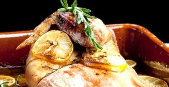 Лимонная курица с лавровым листом и молодым картофелем