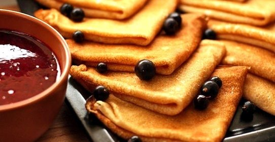 Тонкие блины на кефире с кипятком