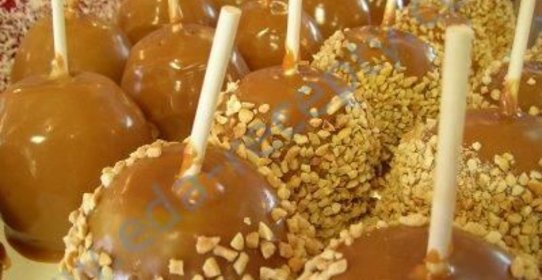 Фрукты под карамелью