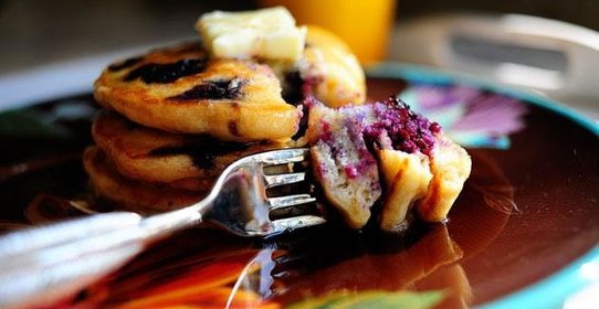 Лимонно-черничные оладьи
