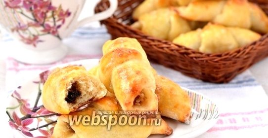 Сырные рогалики с сухофруктами