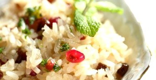 Плов с гранатом, сухофруктами и тимьяном