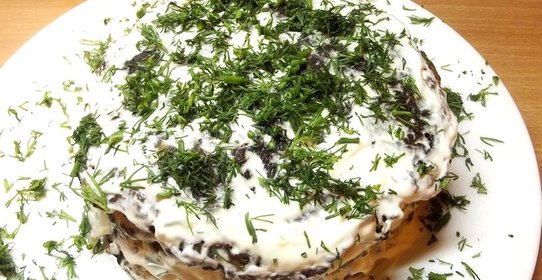 Печеночный тортик со сметано-чесночной пропиткой