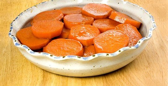 Карамелизованный сладкий картофель с патокой и черным кунжутом