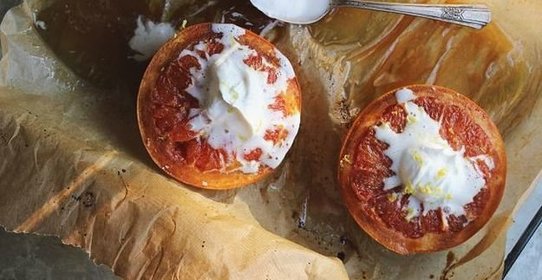 Грейпфрут с имбирем и кленовым сиропом