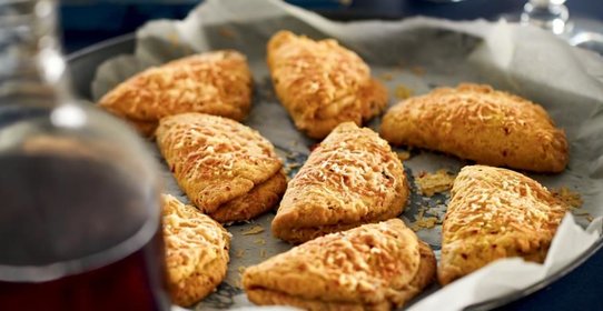 Несладкое творожное печенье к вину