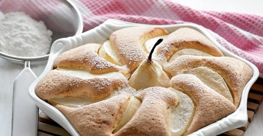 Бисквит с грушами