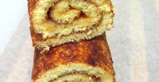 Бисквитный рулет со сгущенкой