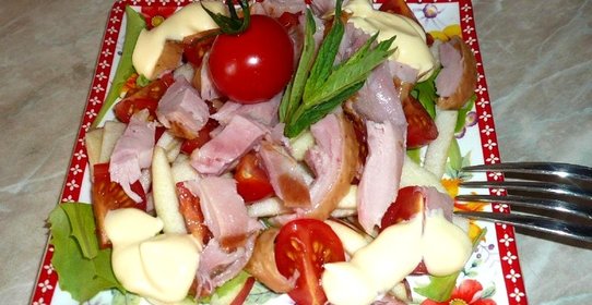 Салат с копченым мясом