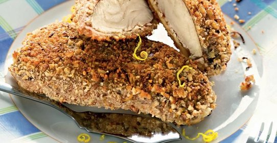 Сом в грецких орехах и цедре