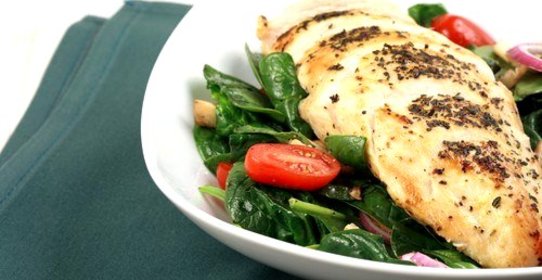 Курица со шпинатом и горчично-абрикосовым соусом