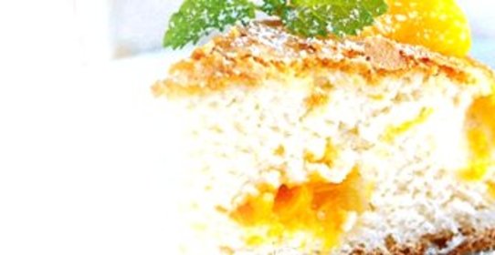 Шарлотка с мандаринами в мультиварке