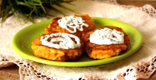 Морковно-яблочные оладьи