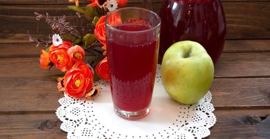 Компот из вишни с яблоками