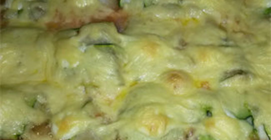 Рыбка, запеченная в цукини и листьях лука-порея