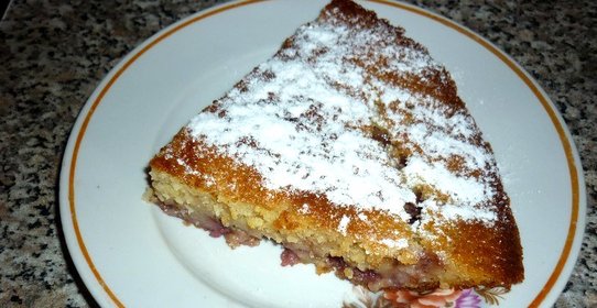 Пирог со свежей клубникой