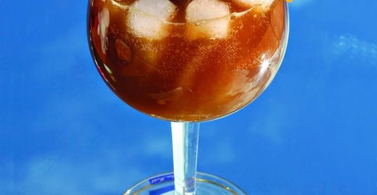 Пряный персиковый напиток