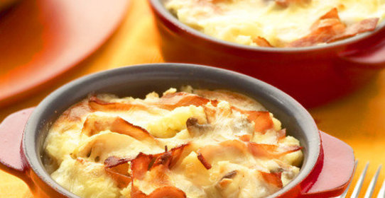 Картофельный гратен с грибами в мультиварке