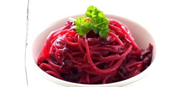 Паста со свекольным соусом