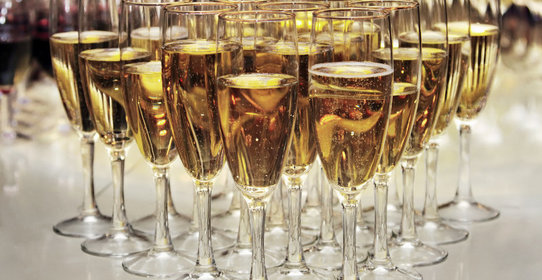 Коктейли с шампанским: 5 классических рецептов