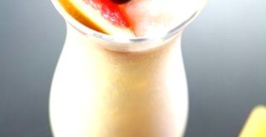 Коктейль «Золотая колада Акапулько» (Acapulco gold colada)